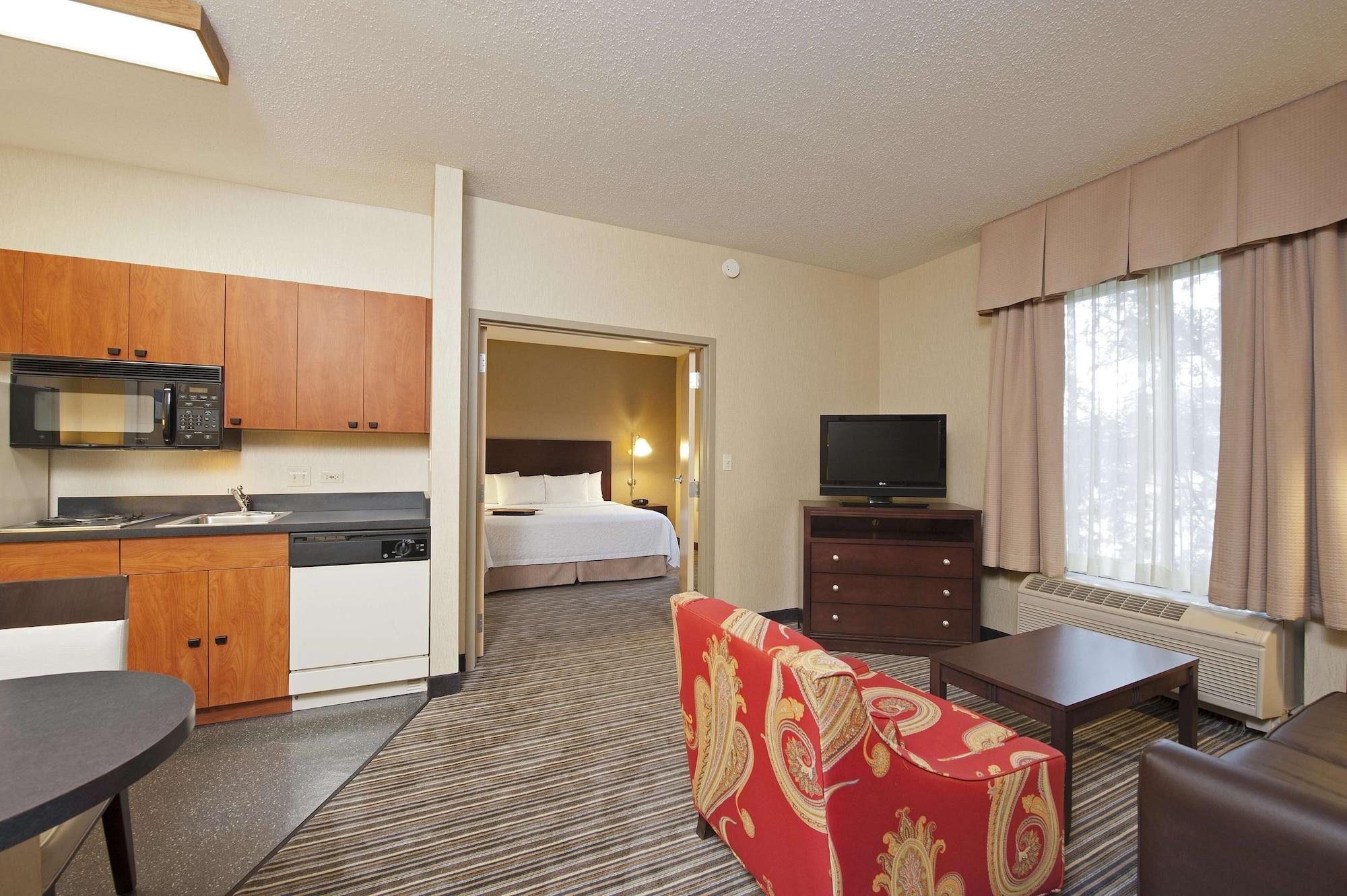 Hampton Inn & Suites Lincolnshire Exterior photo