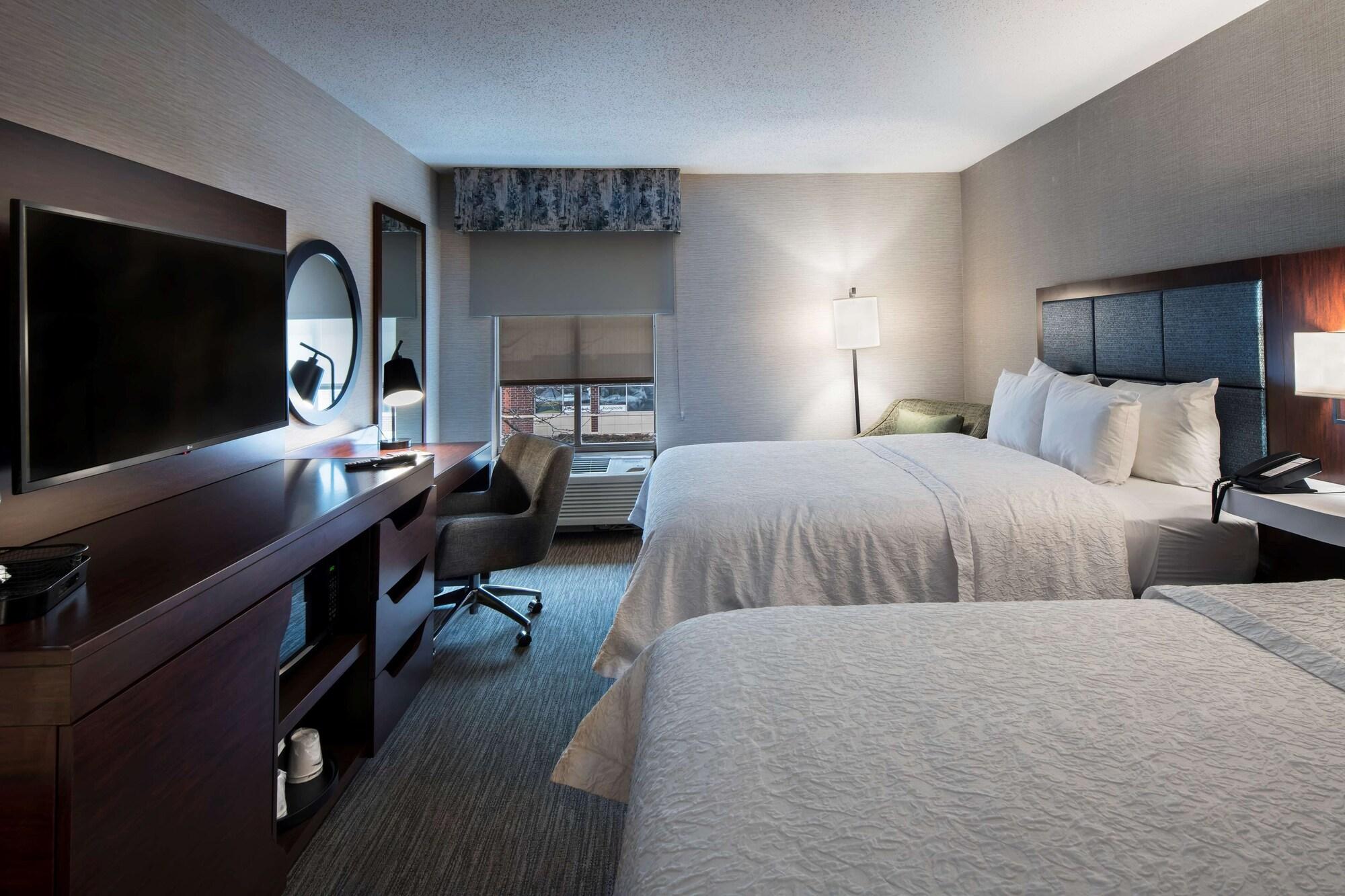 Hampton Inn & Suites Lincolnshire Exterior photo